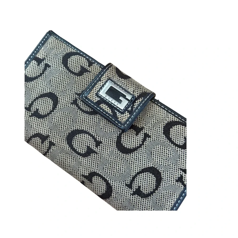 Vintage Y2K 2000s style Guess Monogram Wallet Silver‎ Logo Hardware
